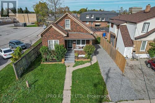 5877 North Street N, Niagara Falls, ON - Outdoor