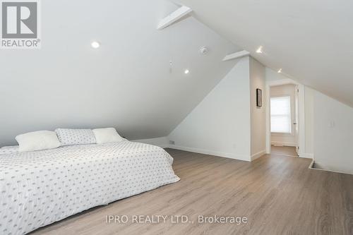 5877 North Street N, Niagara Falls, ON - Indoor Photo Showing Bedroom