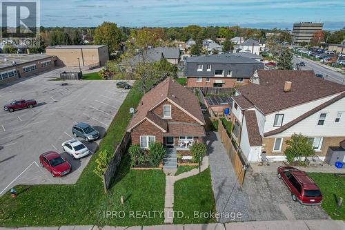 5877 North Street N, Niagara Falls, ON - Outdoor With View