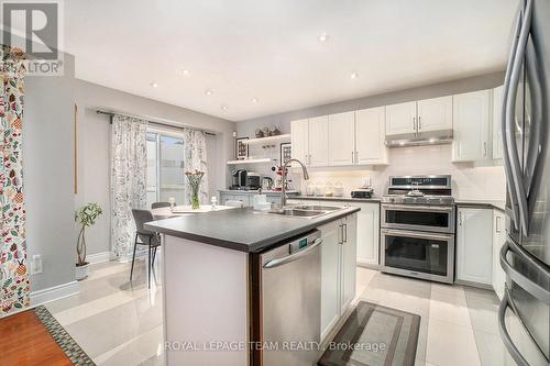 512 Clarington Avenue, Ottawa, ON - Indoor Photo Showing Kitchen With Double Sink With Upgraded Kitchen