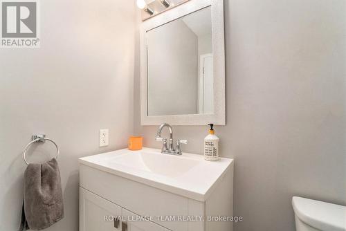 512 Clarington Avenue, Ottawa, ON - Indoor Photo Showing Bathroom