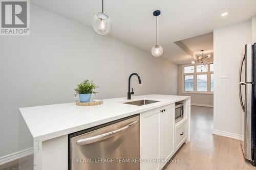 1450 Hemlock Road, Ottawa, ON - Indoor Photo Showing Kitchen