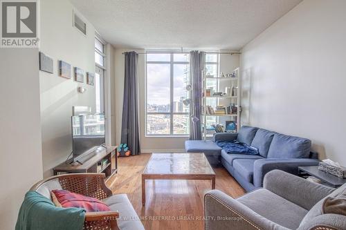 2201 - 219 Fort York Boulevard, Toronto, ON - Indoor Photo Showing Living Room