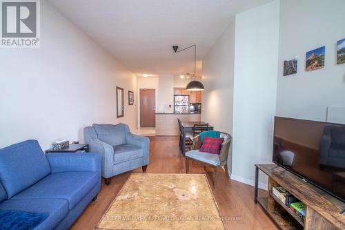 2201 - 219 Fort York Boulevard, Toronto, ON - Indoor Photo Showing Living Room