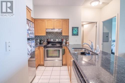 2201 - 219 Fort York Boulevard, Toronto, ON - Indoor Photo Showing Kitchen With Double Sink