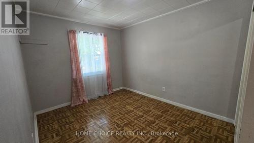 558 Quebec Street, Hamilton, ON - Indoor Photo Showing Other Room