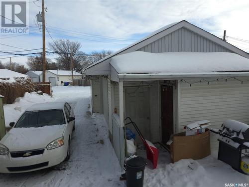 845 Pasqua Street, Regina, SK - Outdoor With Exterior