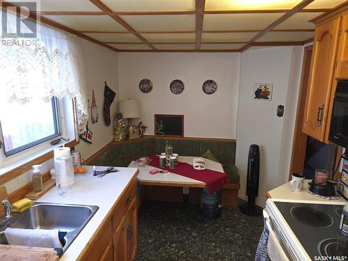 845 Pasqua Street, Regina, SK - Indoor Photo Showing Kitchen