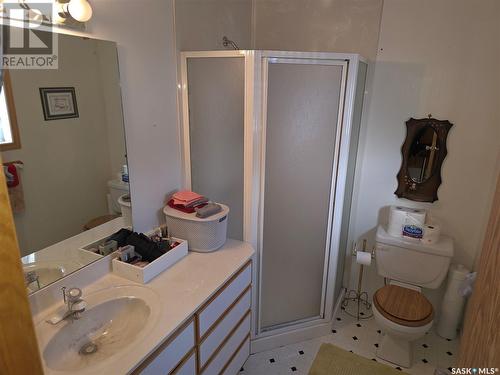 845 Pasqua Street, Regina, SK - Indoor Photo Showing Bathroom