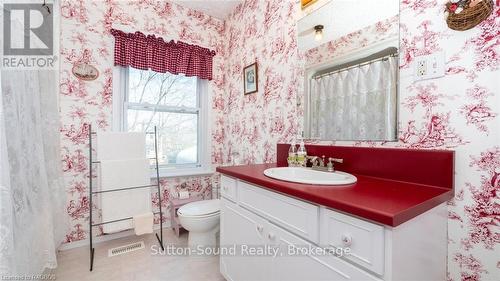 967 4Th Avenue W, Owen Sound, ON - Indoor Photo Showing Bathroom