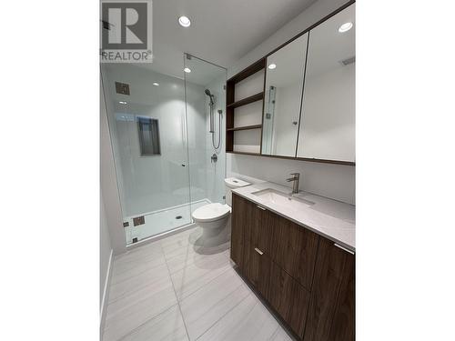 906 505 Nelson Street, Coquitlam, BC - Indoor Photo Showing Bathroom