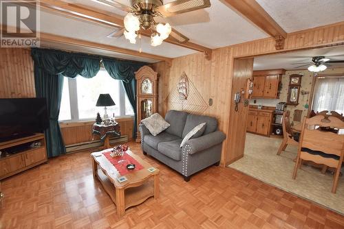 43 Mcarthur Ave, Blind River, ON - Indoor Photo Showing Living Room