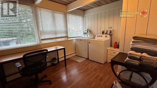 640 E Queens Road, North Vancouver, BC - Indoor Photo Showing Laundry Room