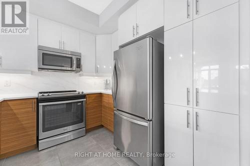 165 Poplin Street, Ottawa, ON - Indoor Photo Showing Kitchen With Upgraded Kitchen