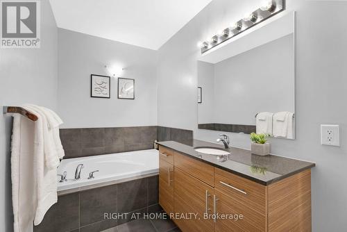 165 Poplin Street, Ottawa, ON - Indoor Photo Showing Bathroom