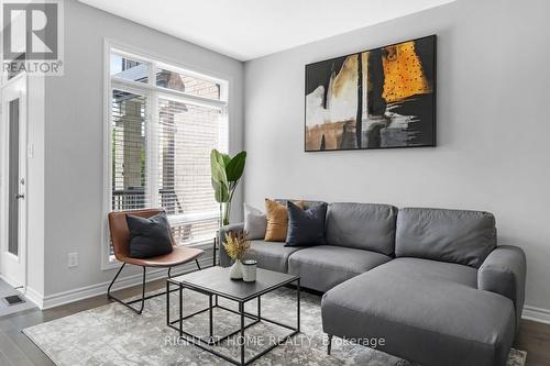 165 Poplin Street, Ottawa, ON - Indoor Photo Showing Living Room