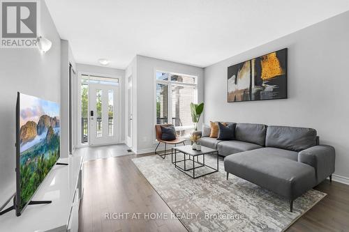 165 Poplin Street, Ottawa, ON - Indoor Photo Showing Living Room