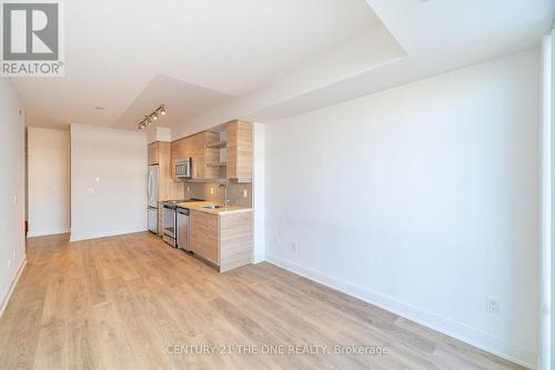 Ph20 - 525 Adelaide Street W, Toronto, ON - Indoor Photo Showing Kitchen