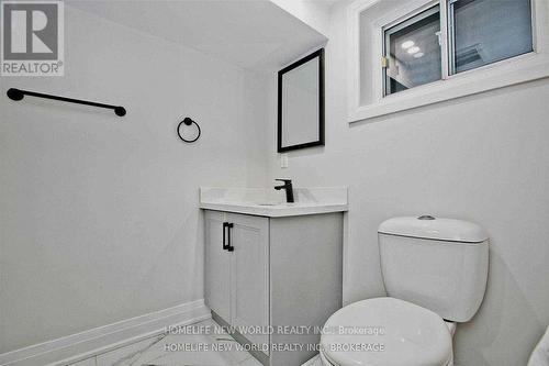 32 Midcroft Drive, Toronto, ON - Indoor Photo Showing Bathroom