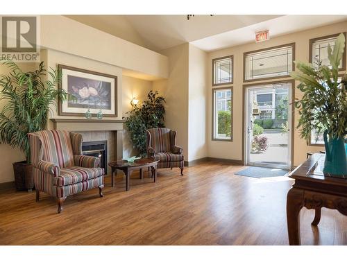 555 Houghton Road Unit# 118, Kelowna, BC - Indoor With Fireplace