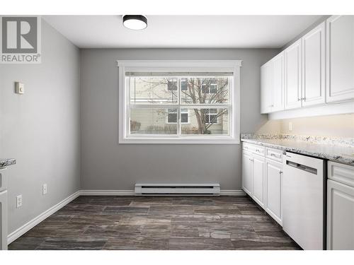 555 Houghton Road Unit# 118, Kelowna, BC - Indoor Photo Showing Kitchen