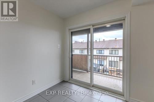 110 Bluestone Street, Ottawa, ON - Indoor Photo Showing Other Room