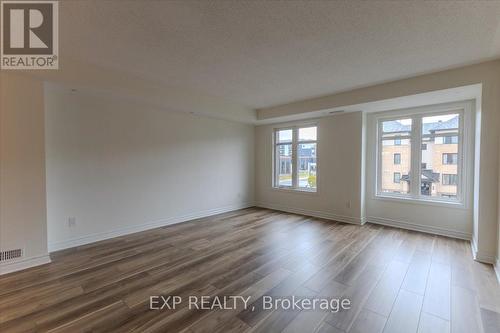 110 Bluestone Street, Ottawa, ON - Indoor Photo Showing Other Room