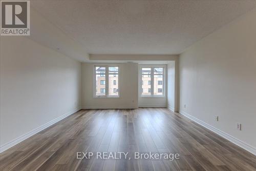 110 Bluestone Street, Ottawa, ON - Indoor Photo Showing Other Room