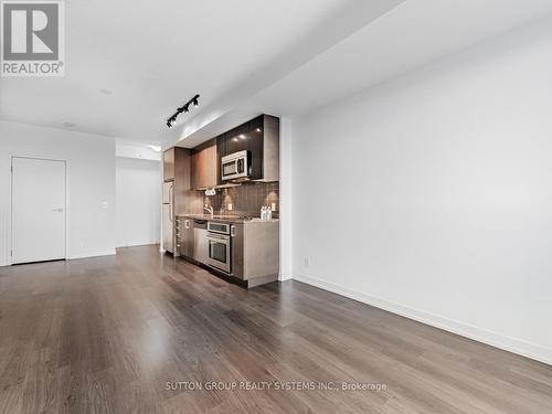 3016 - 98 Lilian Street, Toronto, ON - Indoor Photo Showing Kitchen