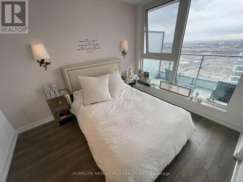 5709 - 898 Portage Parkway, Vaughan, ON - Indoor Photo Showing Bedroom