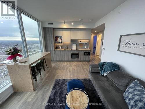 5709 - 898 Portage Parkway, Vaughan, ON - Indoor Photo Showing Living Room