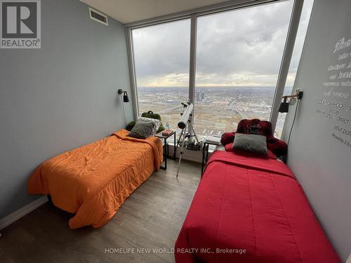 5709 - 898 Portage Parkway, Vaughan, ON - Indoor Photo Showing Bedroom