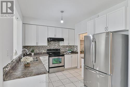 48 Pike Lane, Markham, ON - Indoor Photo Showing Kitchen With Double Sink With Upgraded Kitchen