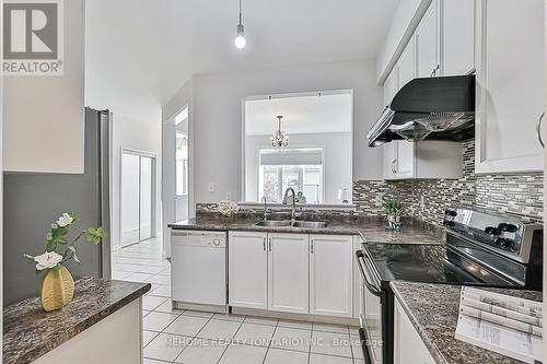 48 Pike Lane, Markham, ON - Indoor Photo Showing Kitchen With Double Sink With Upgraded Kitchen