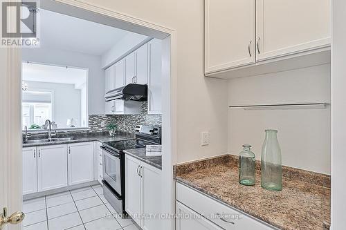 48 Pike Lane, Markham, ON - Indoor Photo Showing Kitchen With Double Sink