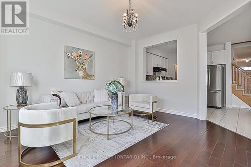 48 Pike Lane, Markham, ON - Indoor Photo Showing Living Room