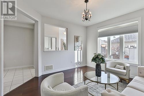 48 Pike Lane, Markham, ON - Indoor Photo Showing Living Room