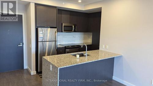 405 - 5005 Harvard Road, Mississauga, ON - Indoor Photo Showing Kitchen