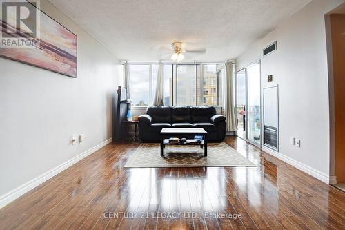 1410 - 10 Markbrook Lane, Toronto, ON - Indoor Photo Showing Living Room