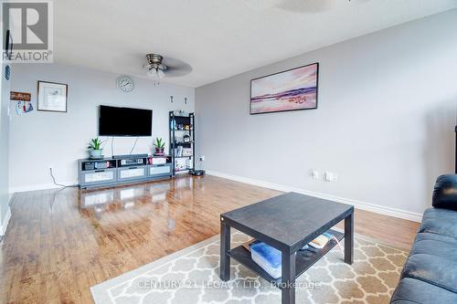 1410 - 10 Markbrook Lane, Toronto, ON - Indoor Photo Showing Living Room