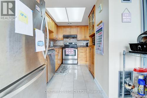 1410 - 10 Markbrook Lane, Toronto, ON - Indoor Photo Showing Kitchen