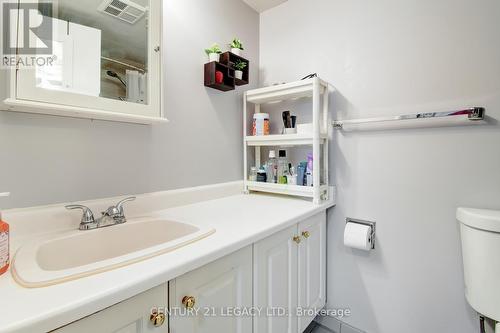 1410 - 10 Markbrook Lane, Toronto, ON - Indoor Photo Showing Bathroom