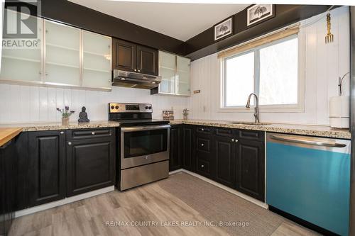 40 Greenwood Crescent, Kawartha Lakes, ON - Indoor Photo Showing Kitchen With Upgraded Kitchen