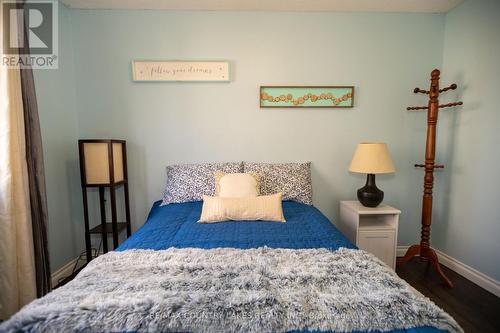 40 Greenwood Crescent, Kawartha Lakes, ON - Indoor Photo Showing Bedroom