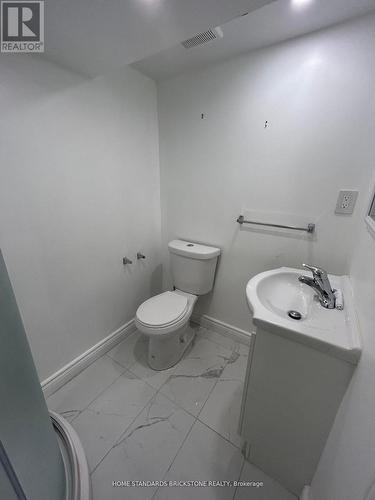 21 Mirando Street E, Richmond Hill, ON - Indoor Photo Showing Bathroom