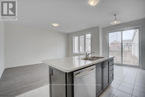 546 Fir Court, Milton, ON - Indoor Photo Showing Kitchen With Double Sink