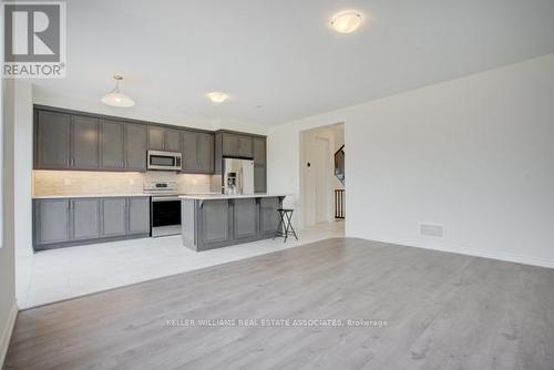 546 Fir Court, Milton, ON - Indoor Photo Showing Kitchen