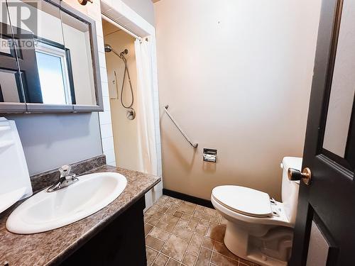 4205 Leno Road, Prince George, BC - Indoor Photo Showing Bathroom