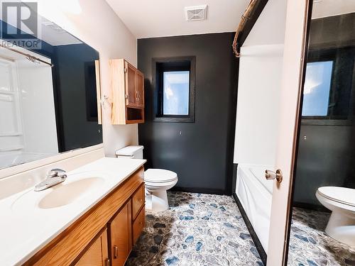 4205 Leno Road, Prince George, BC - Indoor Photo Showing Bathroom