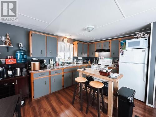 4205 Leno Road, Prince George, BC - Indoor Photo Showing Kitchen With Double Sink